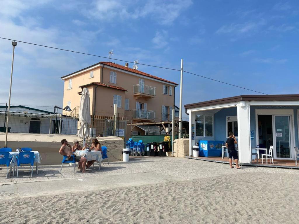 Residence Riviera Albenga Exterior photo
